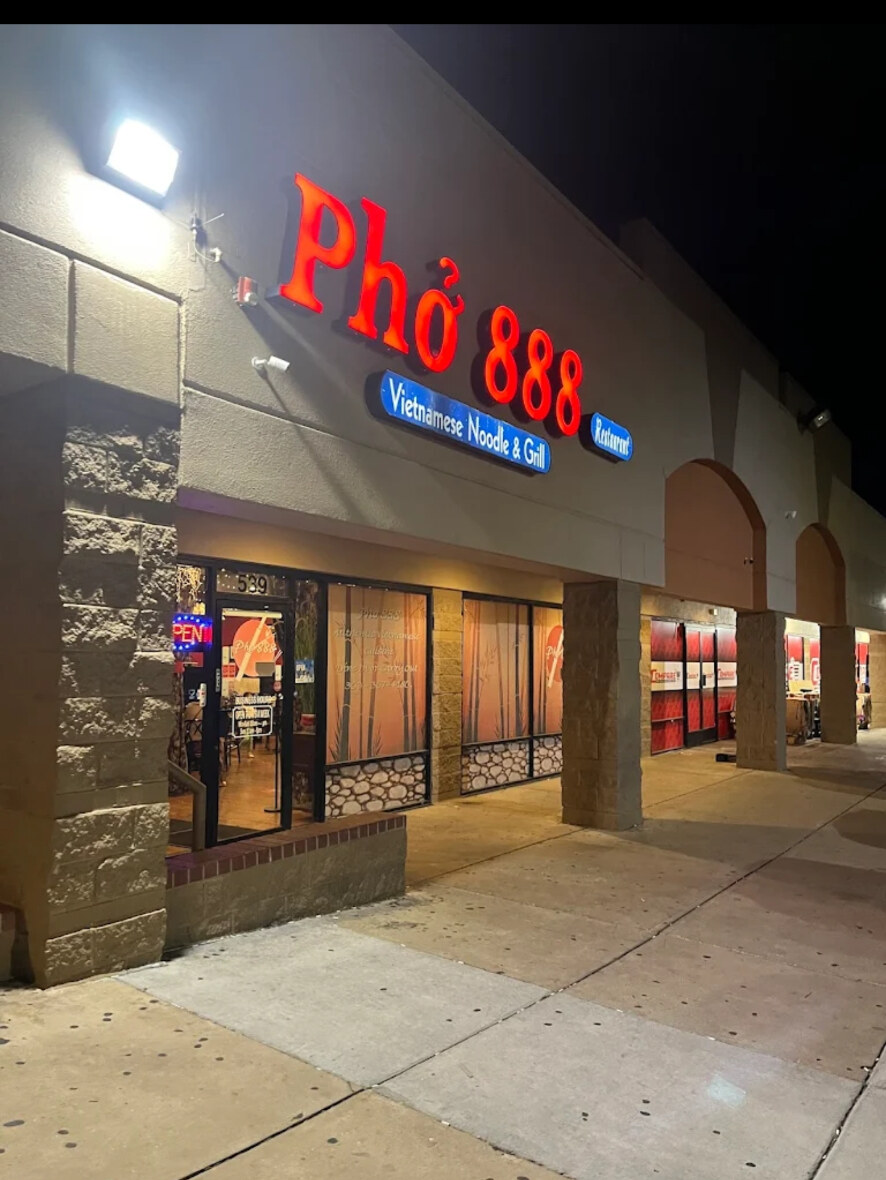 Phở 888 storefront, Aurora Colorado
